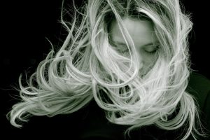 Zitronensäure für die Haare: Natürlicher Glanz, sanfte Pflege